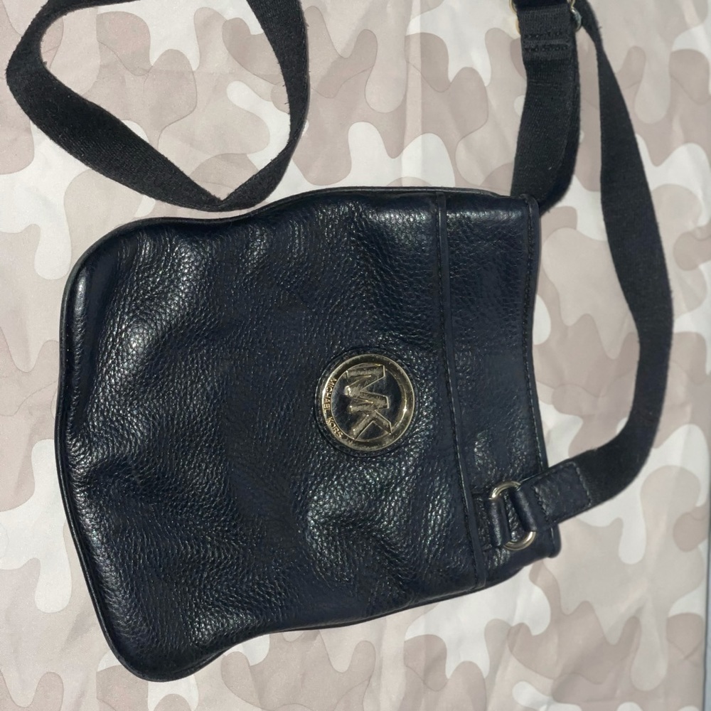 Blk MK crossbody
